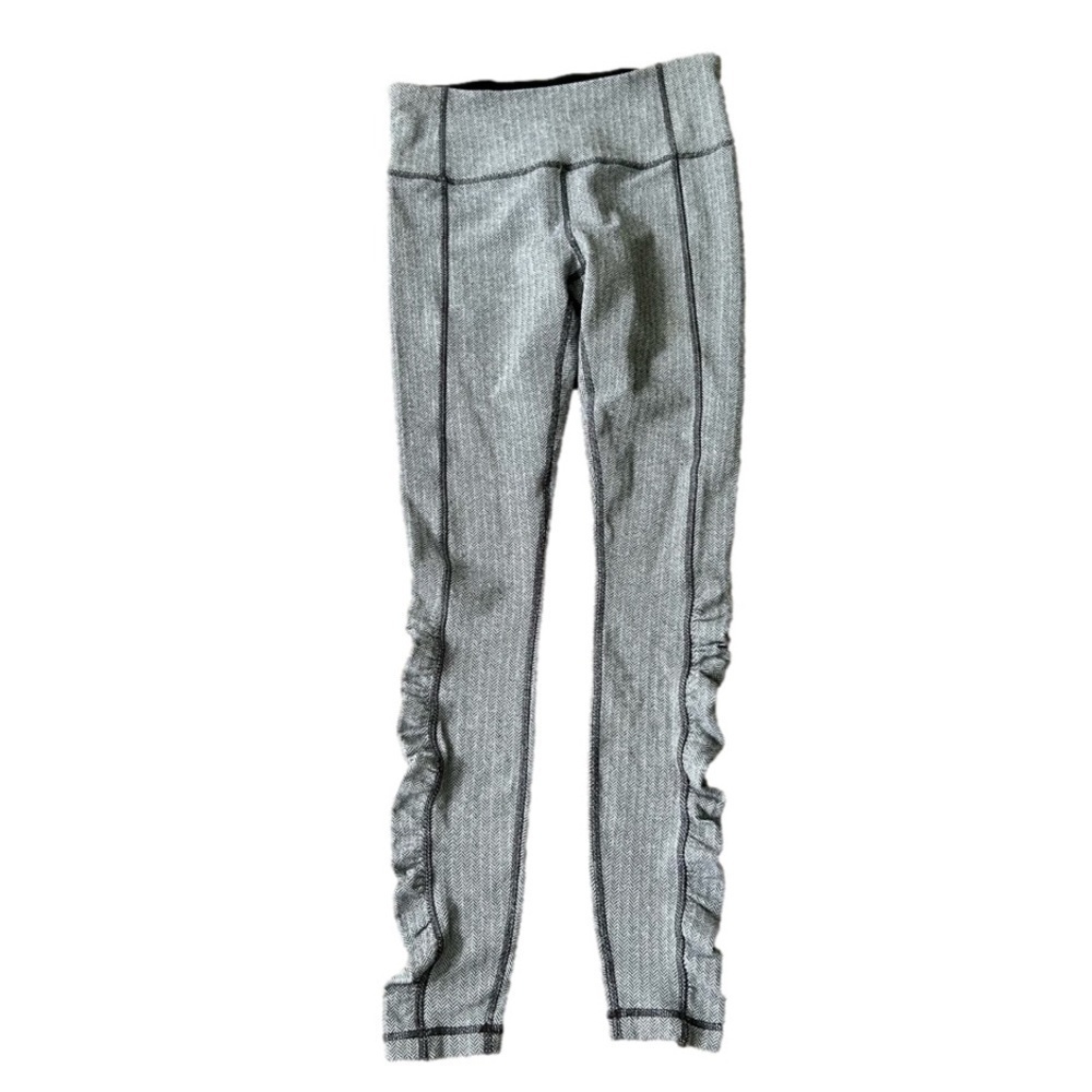 Lululemon Run Turn Around Tight Size 6 Leggings